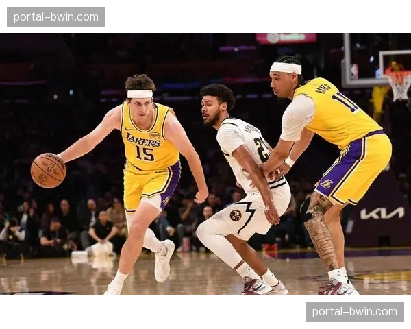 湖人里夫斯故意罚丢战术成功,自抢前场篮板完成绝平展现大心脏 湖人里夫斯故意罚丢战术成功,自抢前场篮板完成绝平展现大心脏