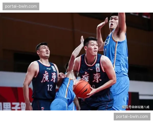 李金效因伤长期缺阵四川内线 球队轮换阵容混乱